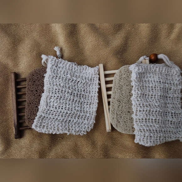 Natural Loofah, Soap Saver Bag, and Wooden Holder Unisex Choose Color - Picture 4 of 4